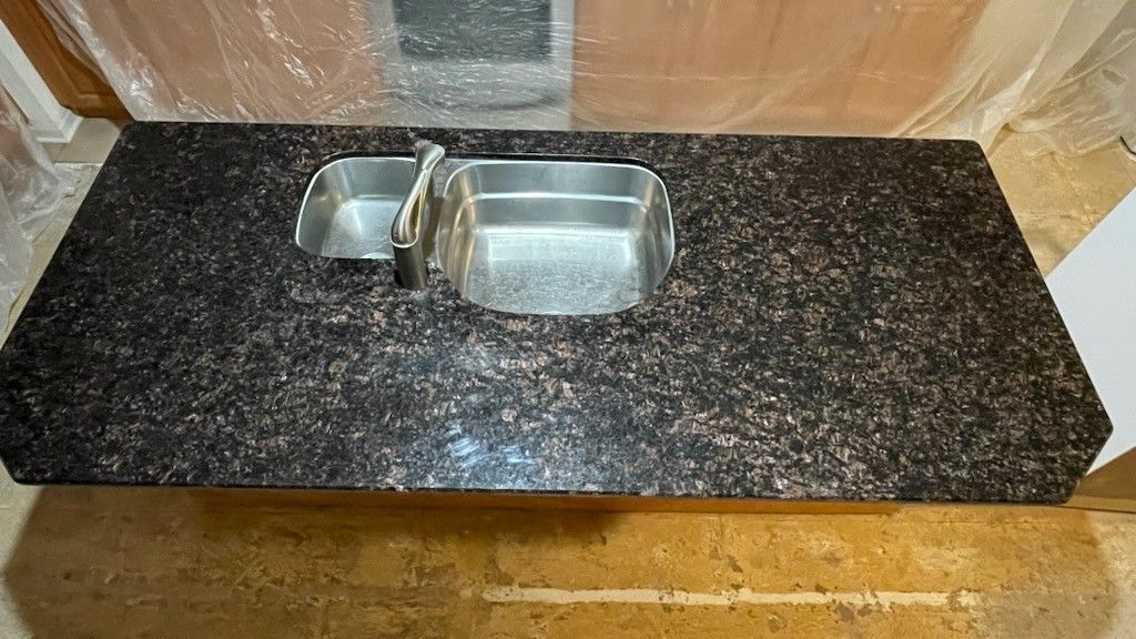 Used Appliances, Granite Kitchen Countertop And Kitchen Sink for Sale in Lake Barrington, IL