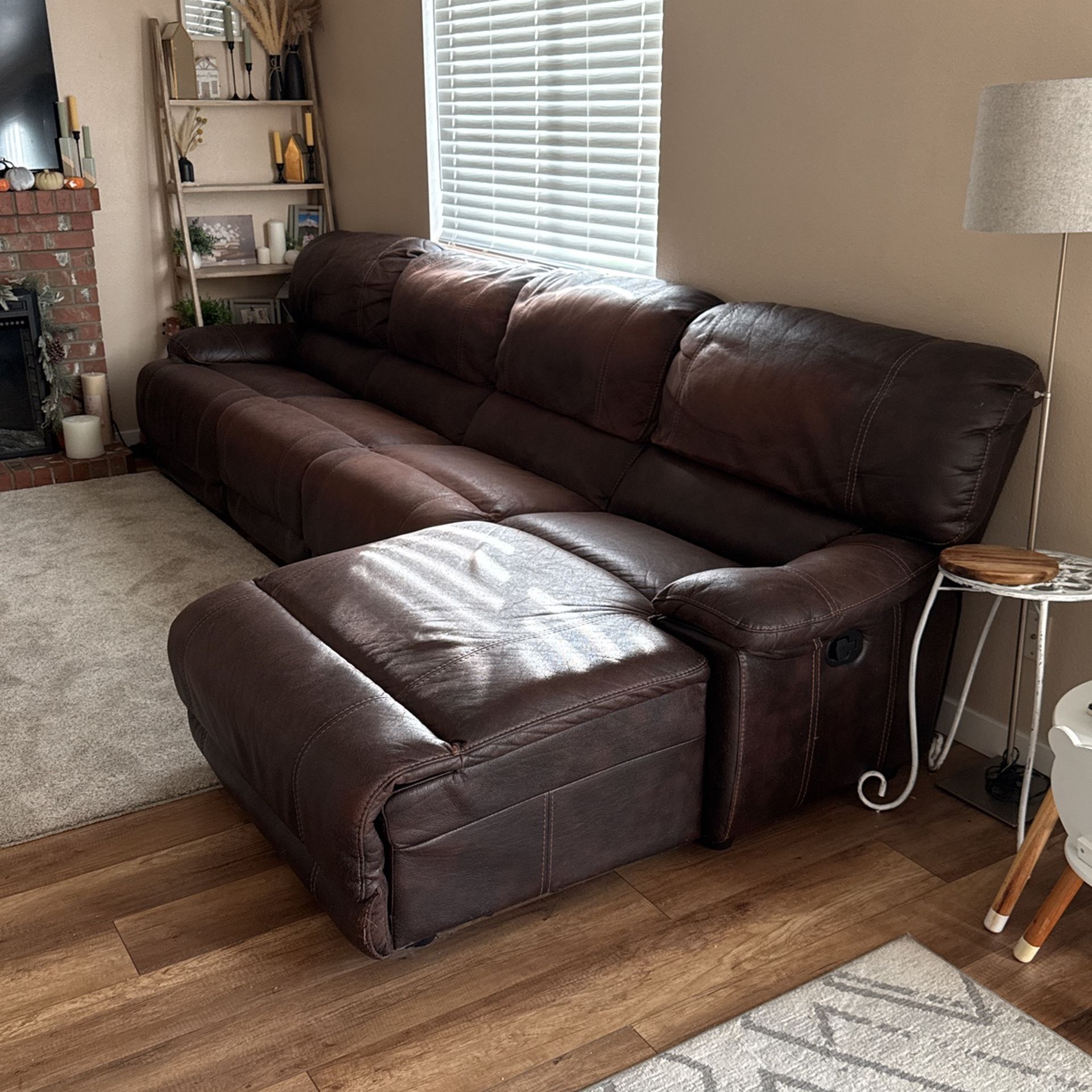 Couch, Sectional, Recliner,Oversized Couch