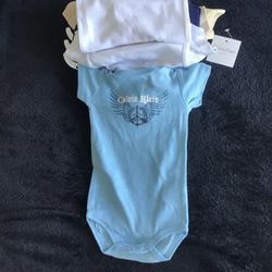 NWT Calvin Klein 5 pack cotton short sleeves bodysuits  boy’s size 3-6 M