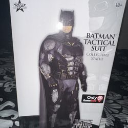Batman Tactical Suit Statue