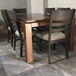 Dinning Rm Table & 6 Chairs 
