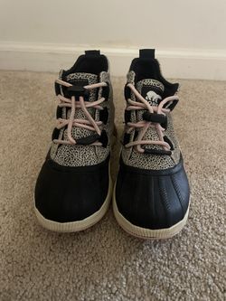 Girls Sorel Ankle Boots . Size 3