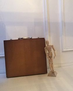 Artist Paint And Drawing Set With Wooden Mannequin