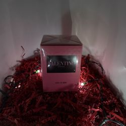 Valentino Donna Born In Roma