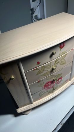 Vintage jewelry box