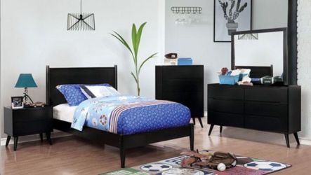 Brand New Black Modern Style 4pc Queen Bedroom Set (Available In California & Eastern King)