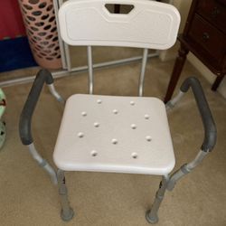 Heavy duty shower chair