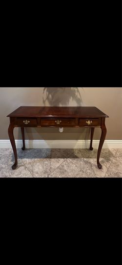 WOODEN TABLE