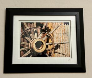 Signed Terry Lee Smith Framed Fine Art Photograph – Rustic Southwestern Wagon Wheel Wall Art