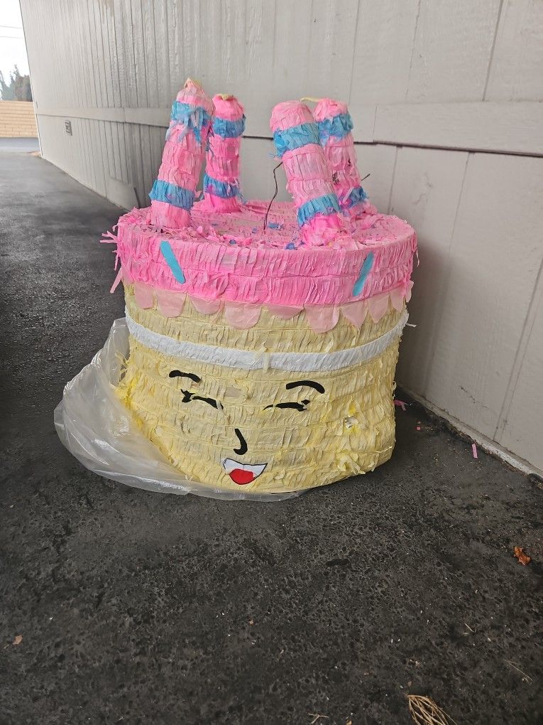 Smiley Emoji Birthday Cake Piñata