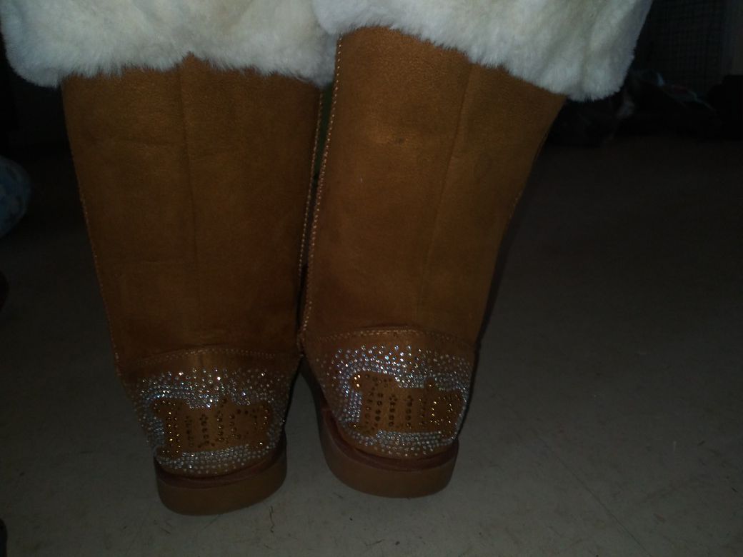 Juicy Couture. Uggs size 6