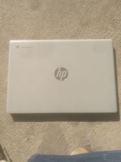FLASH SALE- HP Chromebook 14" + charger, like new condition