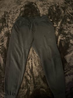Black Nike tech pants size M