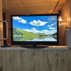  Moving must sell! 42” Tv