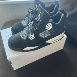 Jordan 4s