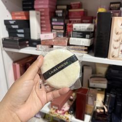 Laura Mercier  Velour Puff🤍