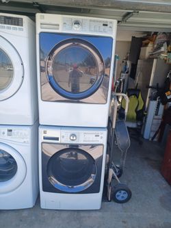 Kenmore elite Stackable Washer and gas dryer