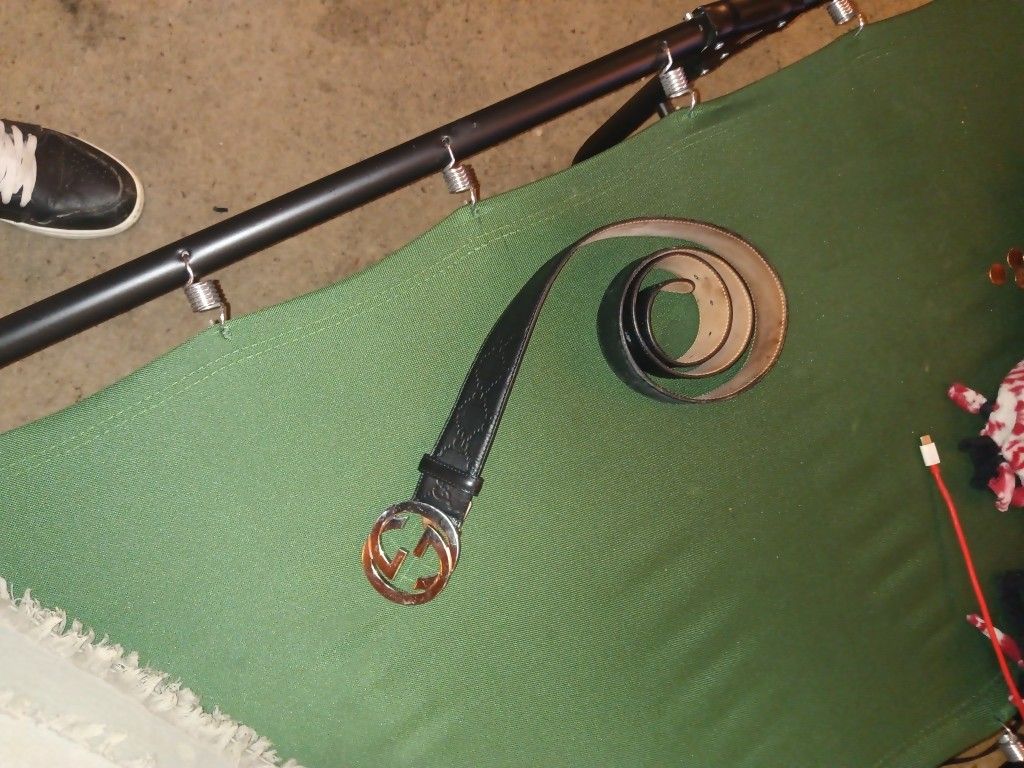 Mens gucci belt in great condition