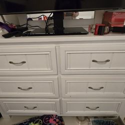 White Dresser Vanity With Mirror