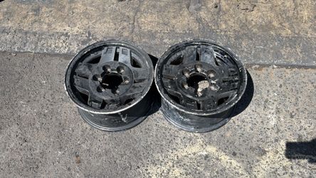 Two classic 4runner 15 Inch aluminum Wheels, fits 6 Lug Toyota Trucks and more