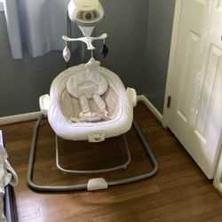 Graco Baby Swing .
