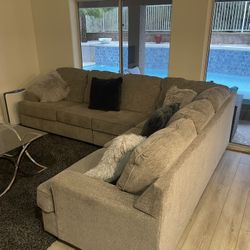 Couch. L Shape 10 Buy 8 Like New 