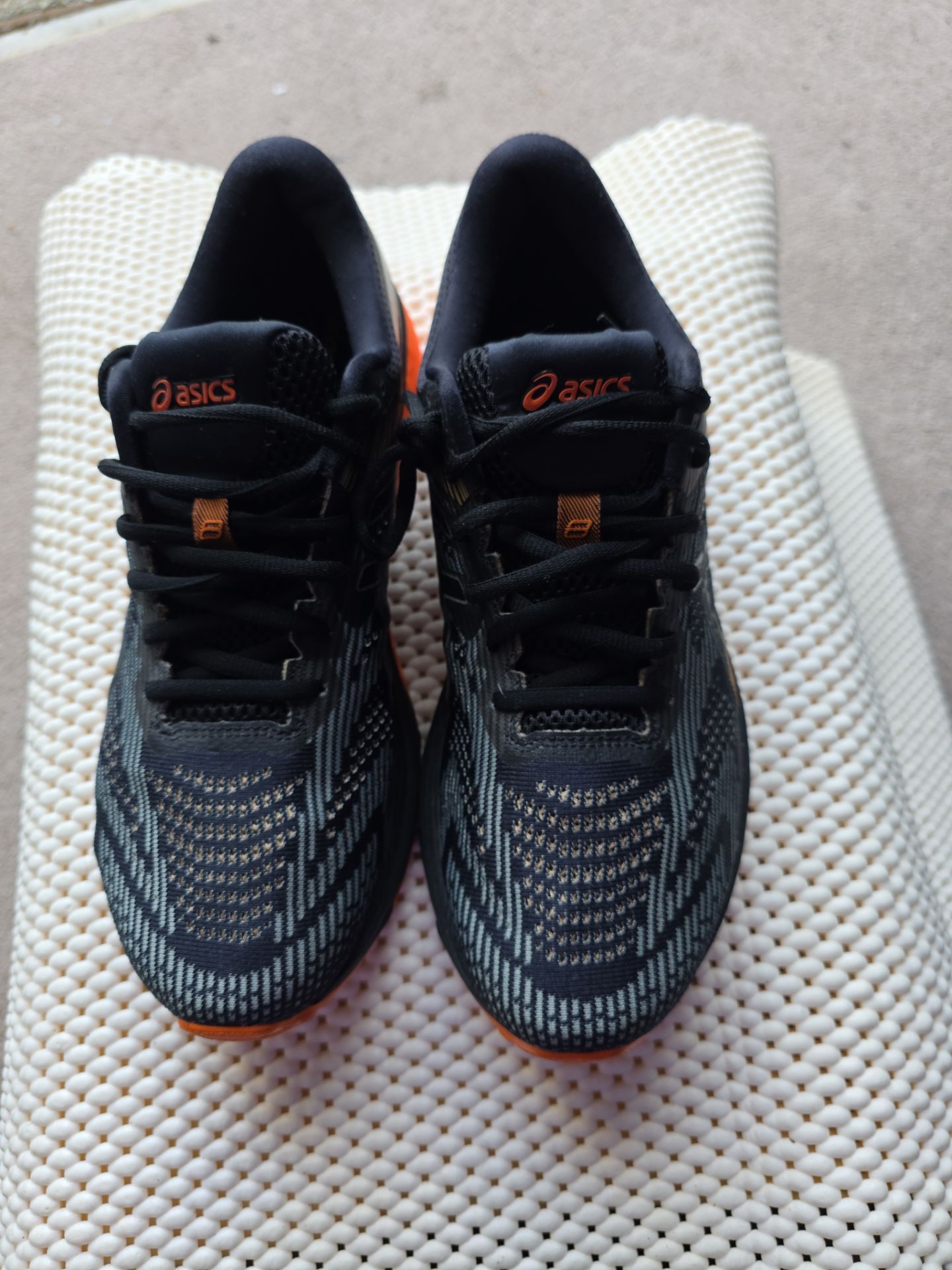 Mens Asics GT 2000 size 10 1/2