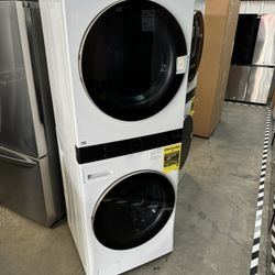 LG Washtower - Washer And Dryer Combo - Gas 