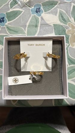 Set of earrings and ring  TORY BURCH
