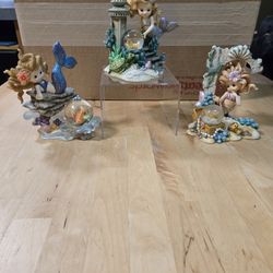 Mermaid Snow Globe Figurine 