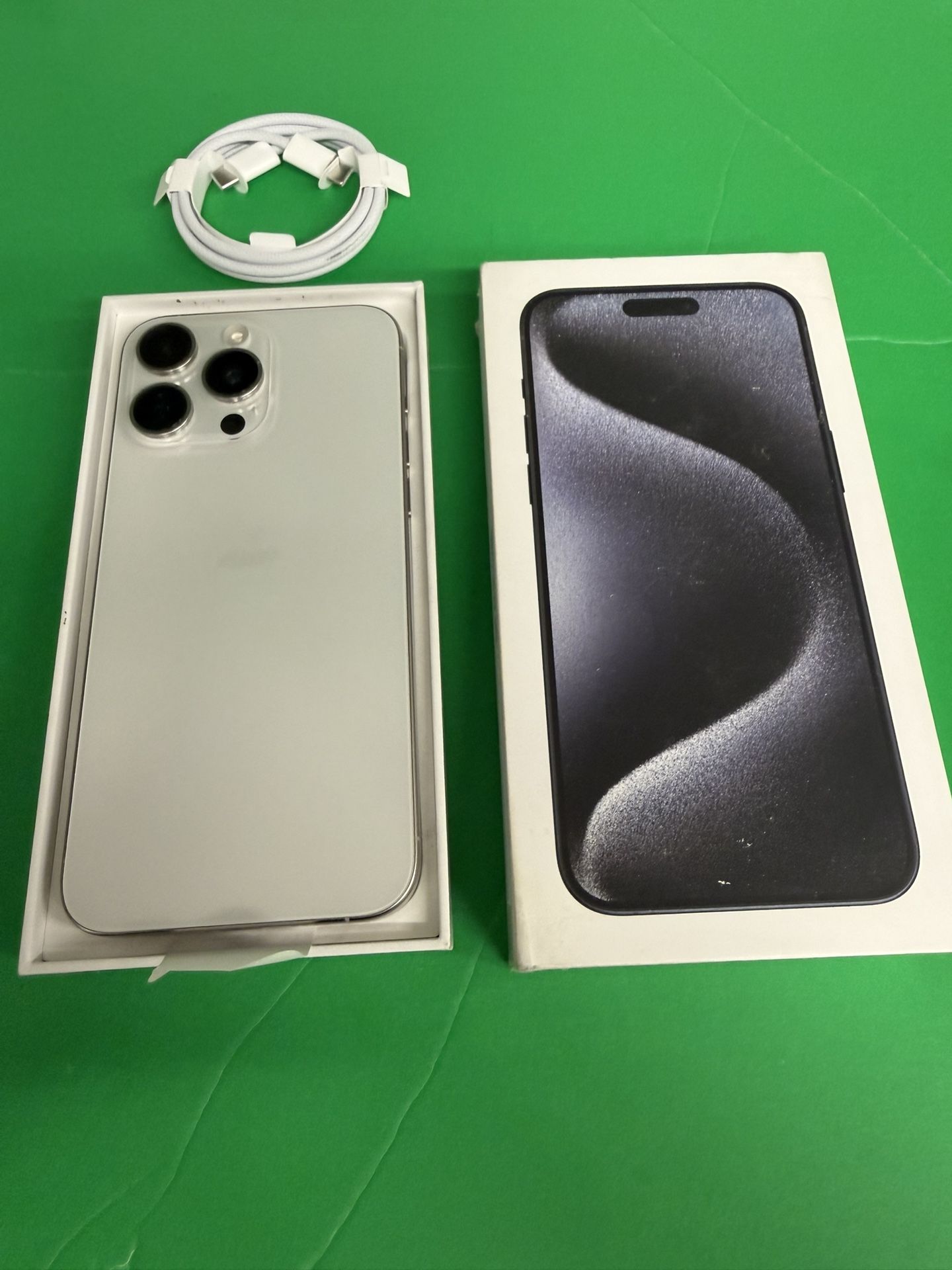 iPhone 15 Pro Max 256gb Factory Unlocked/ Liberado Para Cualquier Companias