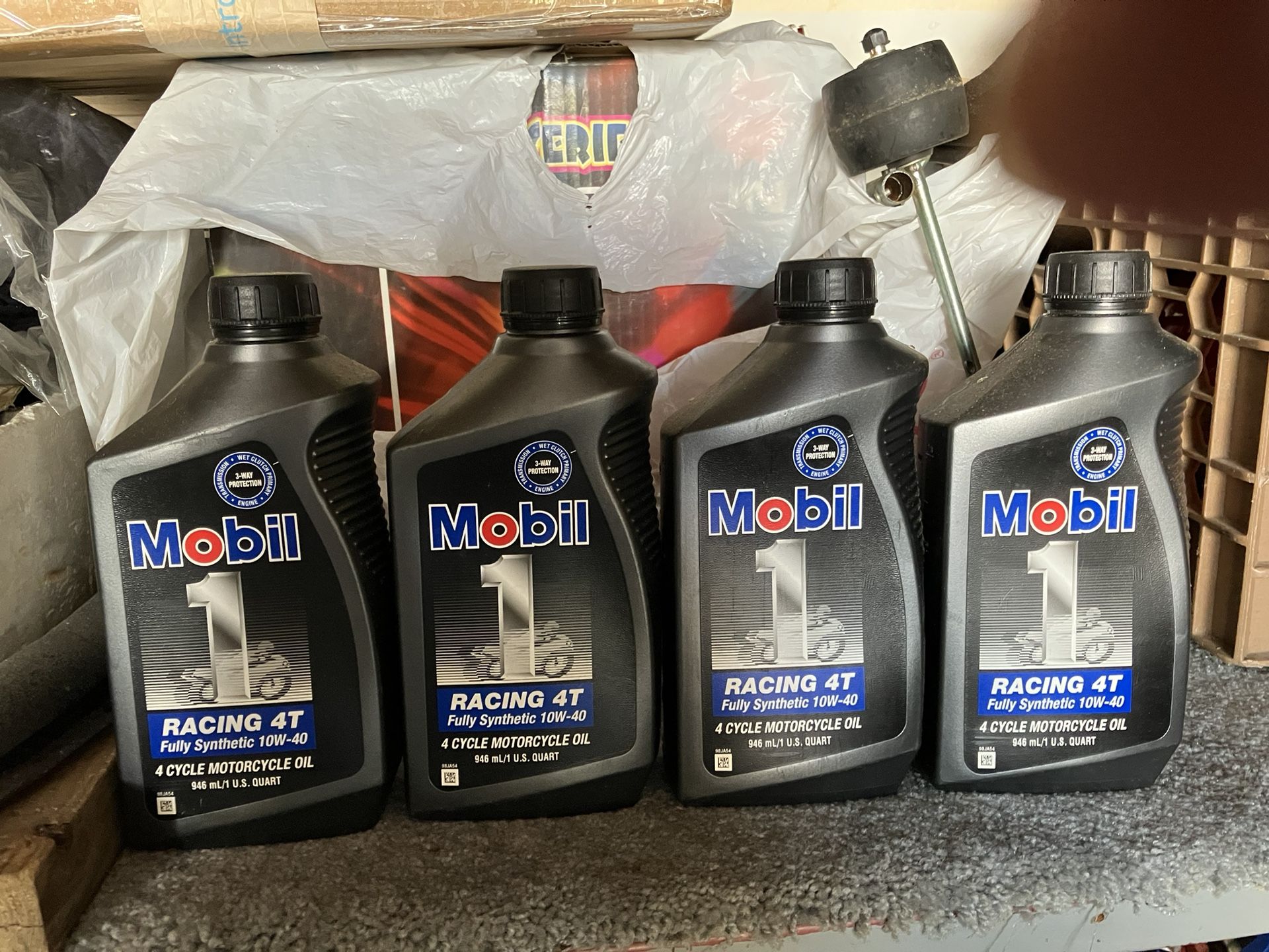 Mobil1 RACING 4T -4 Quarts Fully Synthetic