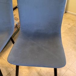 4 Dining Chairs Set – MUST GO ASAP – Oviedo Pickup