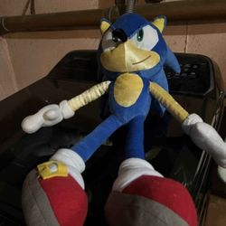 2 Sonic Plushes 