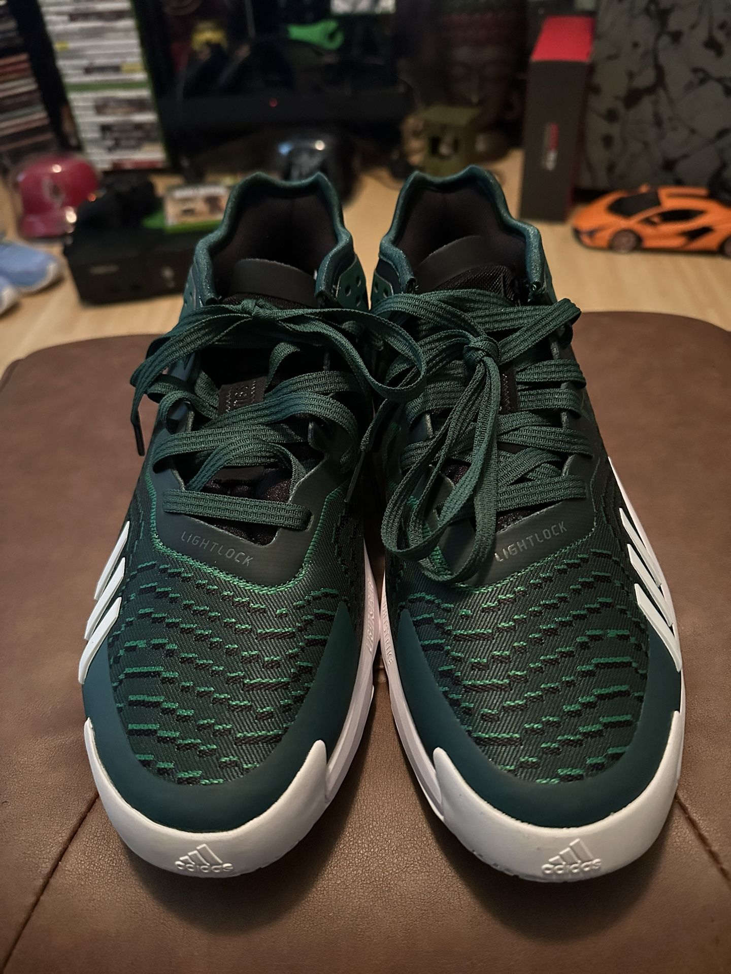 Adidas Don Issue/ Mens Size 9