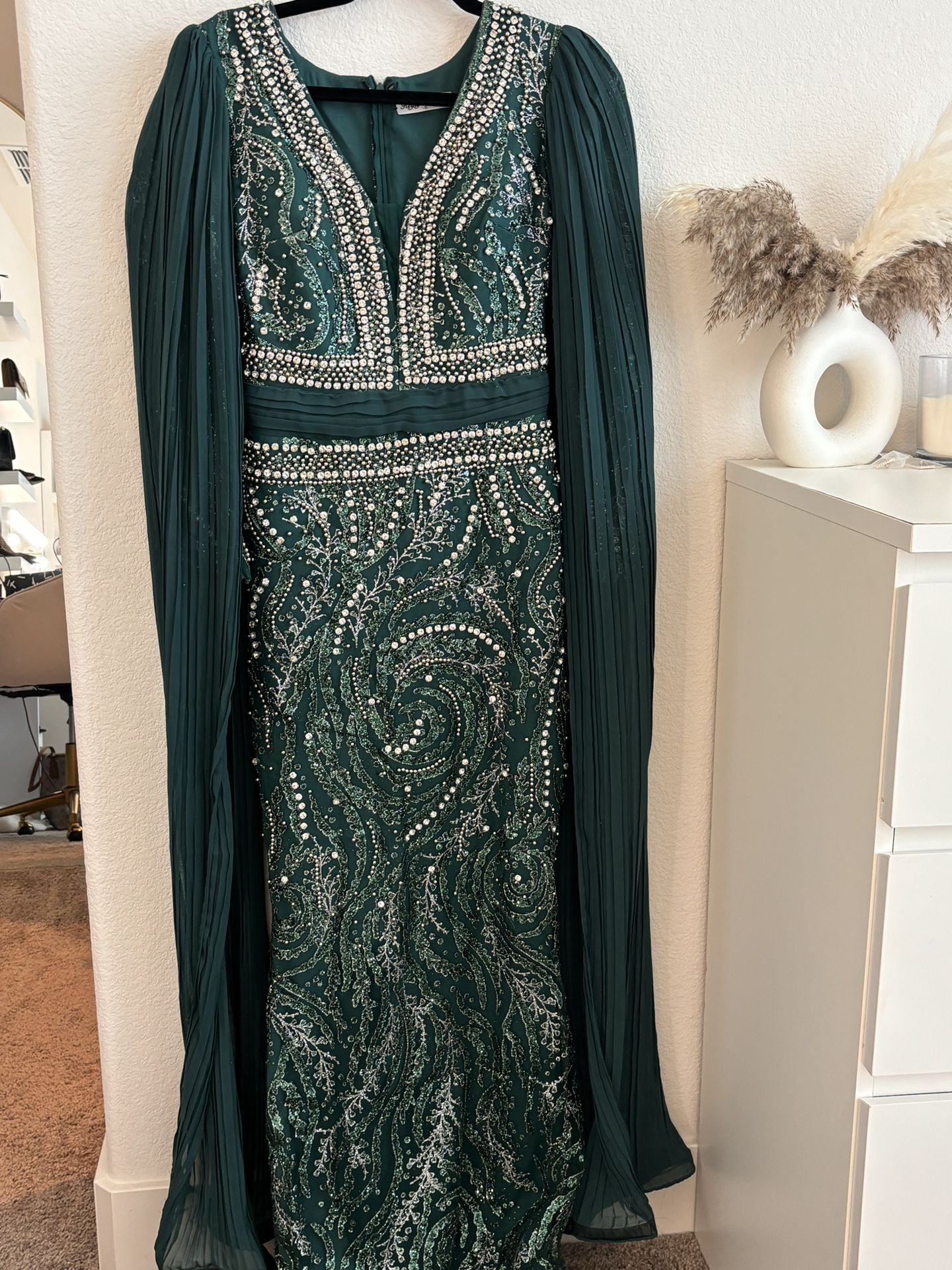 Stunning Emerald Green Formal Gown – Turkish Design