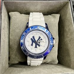 New York Yankees Game Time Watch w/ Invicta Storage Box – Quartz Analog  Show your Yankees pride with this officially licensed New York Yankees Game T
