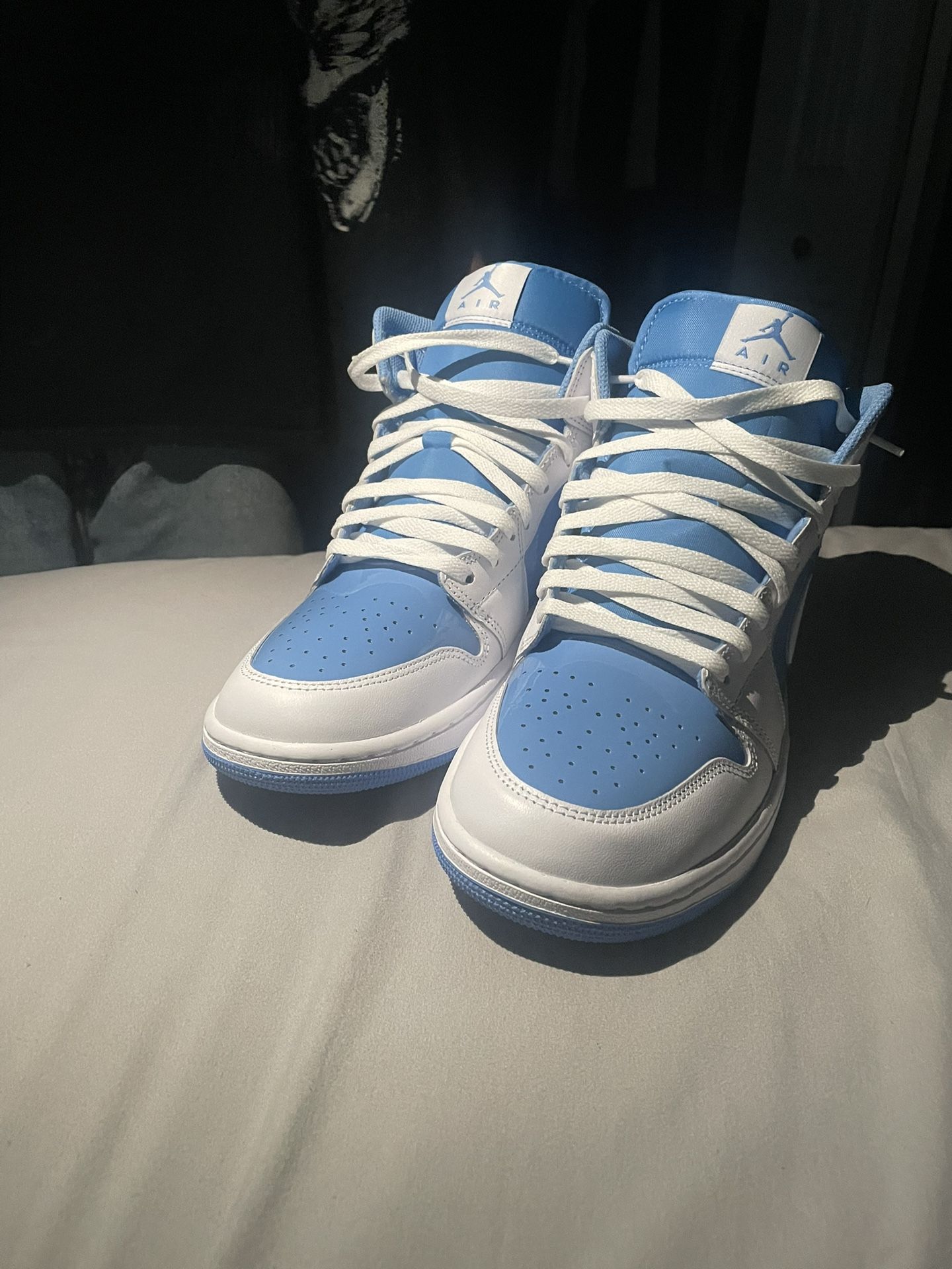 Air Jordans 1 Mid Legend Blue