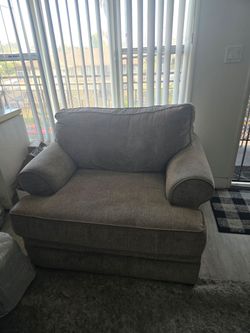Single sofa