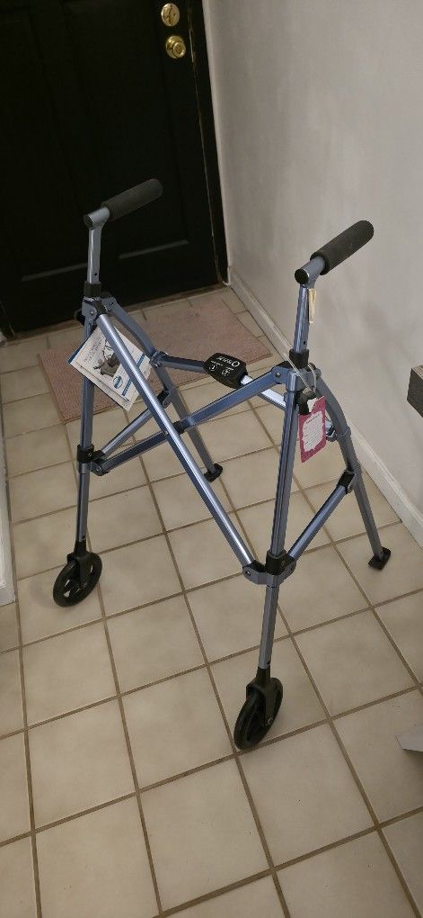 Collapsible Walker.  Barely Used