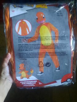 COSTUME