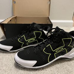 Under Armour Sized 11 Men’s Baseball Cleats