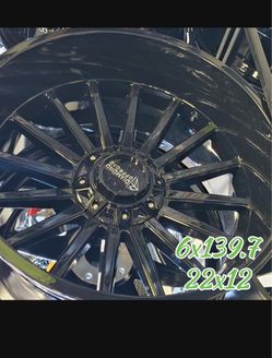 Go big and wide with these 22x12s! 🛞🔥 ​⚡ Size: 22x12 Deep Lip 💥 Bolt Pattern: 6x139.7 (6x5.5) 🛻 Fits: Chevy Silverado/Tahoe, GMC Sierra/Yukon, Esc