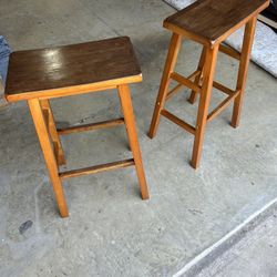 2–Oak Bench Stools   Solid  Construction 