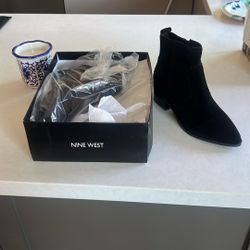 Nine West Javan 7.5 Women’s Suede Booties