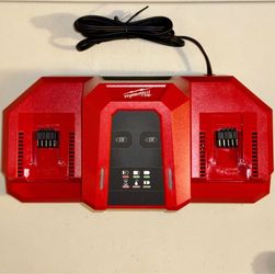 New Milwaukee M18 Dual Bay Simultaneous Rapid Charger (48-59-1815)