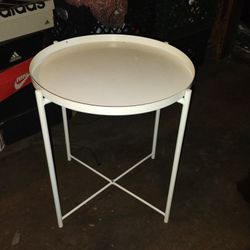Gladom Table