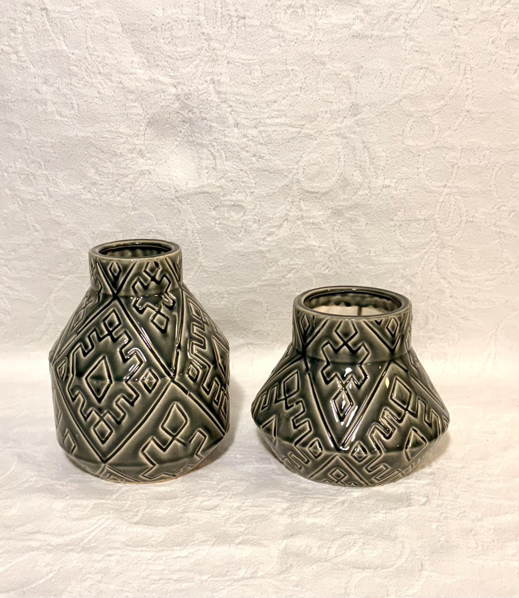New Tracy Boyd Planter Pots/Vase set of dark gray