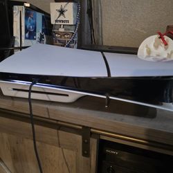 1 TB PS5 2 Controllers $340