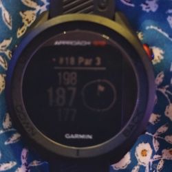 Garmin Approach S12 GPS Golf Watch. 
